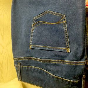 22w est 1946 capris by Cato